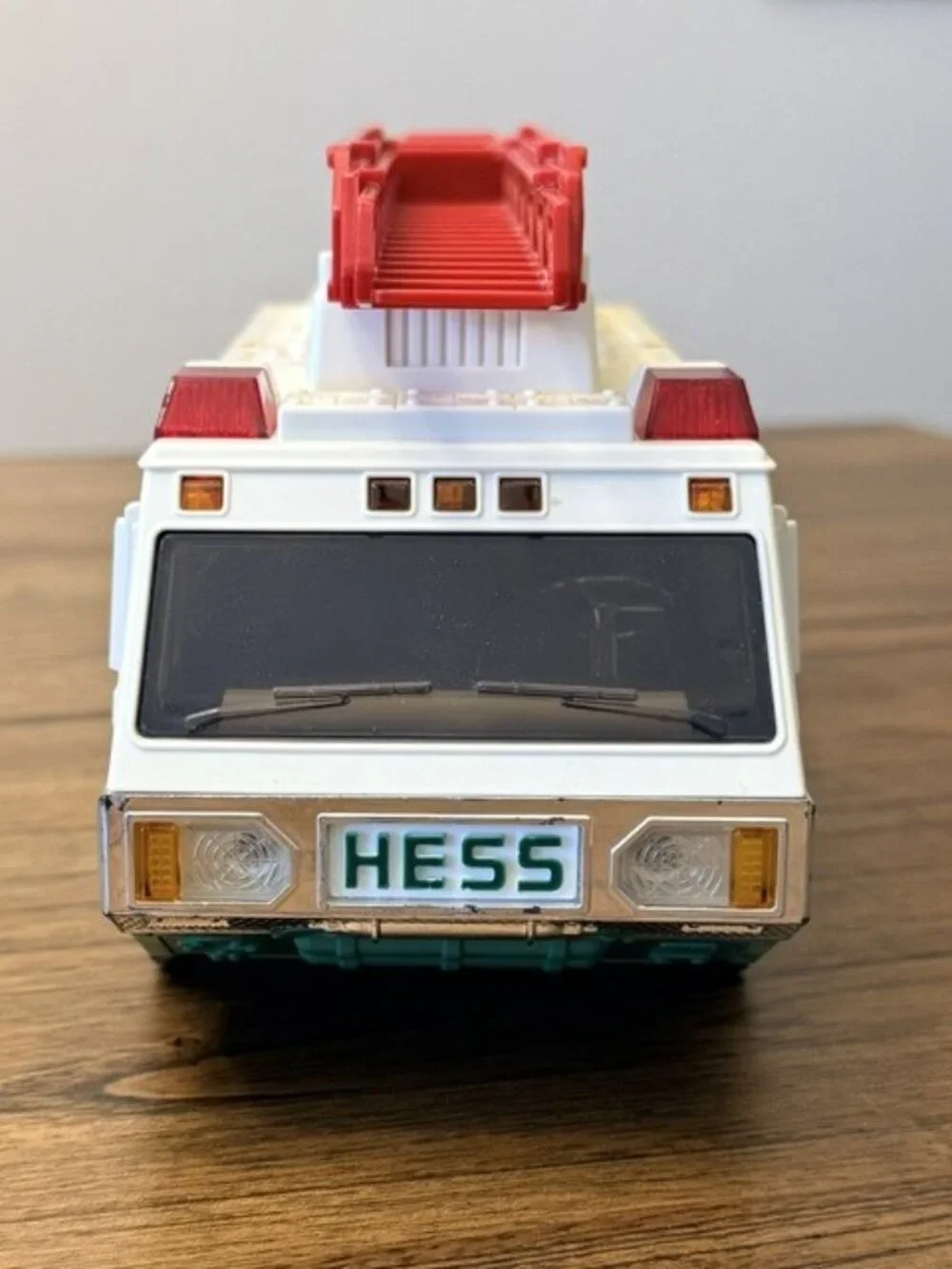Vintage 1996 HESS Gasoline Firetruck with Extendable Ladder - Collectible Toy
